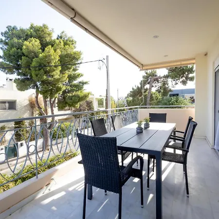 Elegant Coastal Haven Fully Renovated 3-Bedroom Apartment Athens Exterior photo