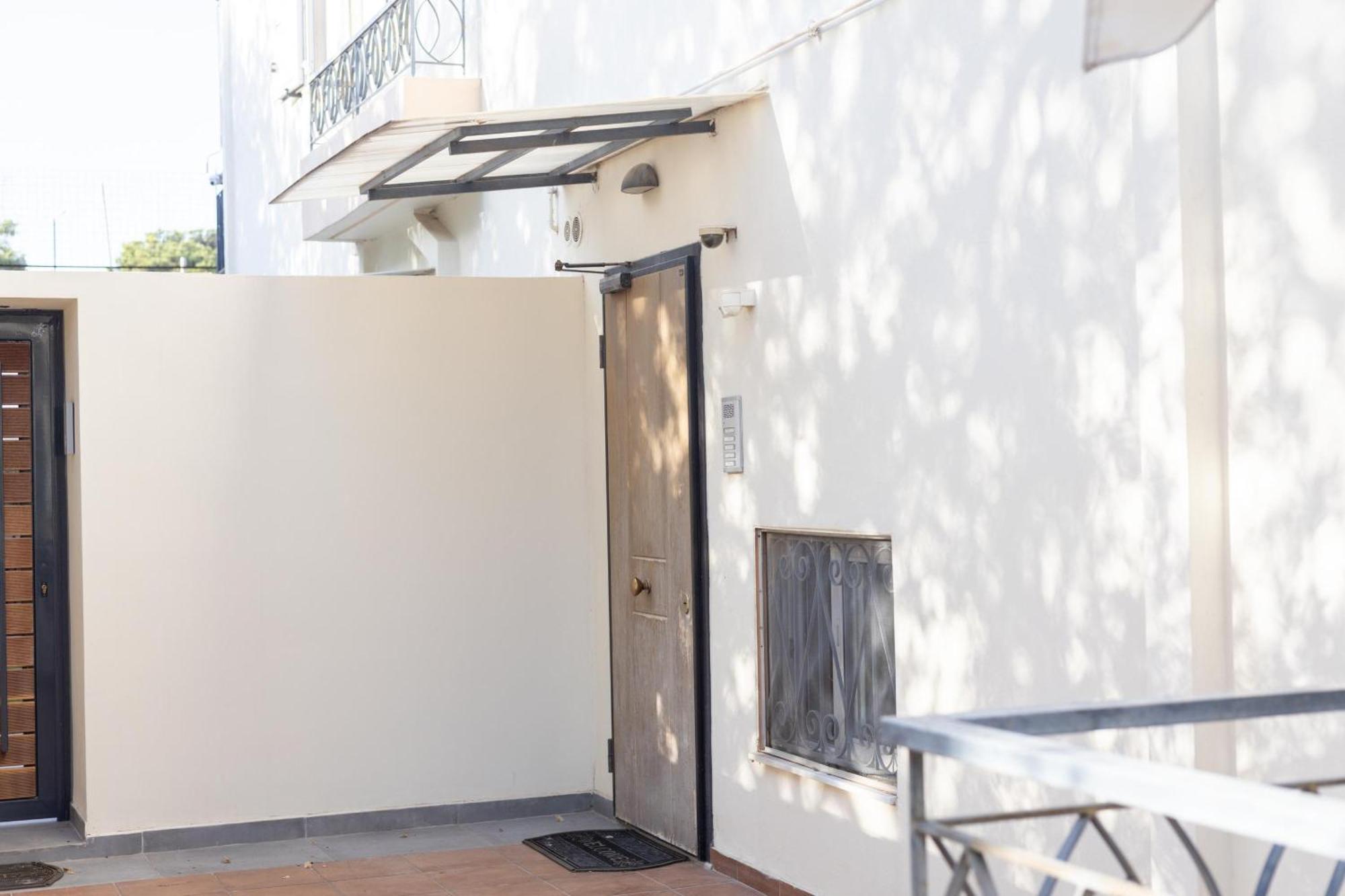 Elegant Coastal Haven Fully Renovated 3-bedroom