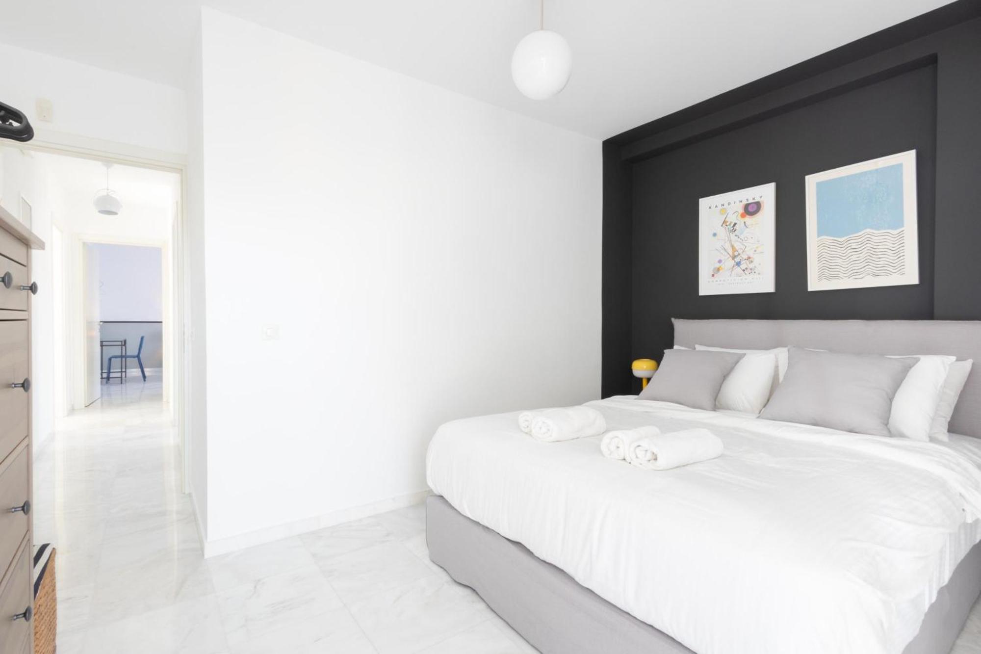 Elegant Coastal Haven Fully Renovated 3-bedroom Appartement Athènes