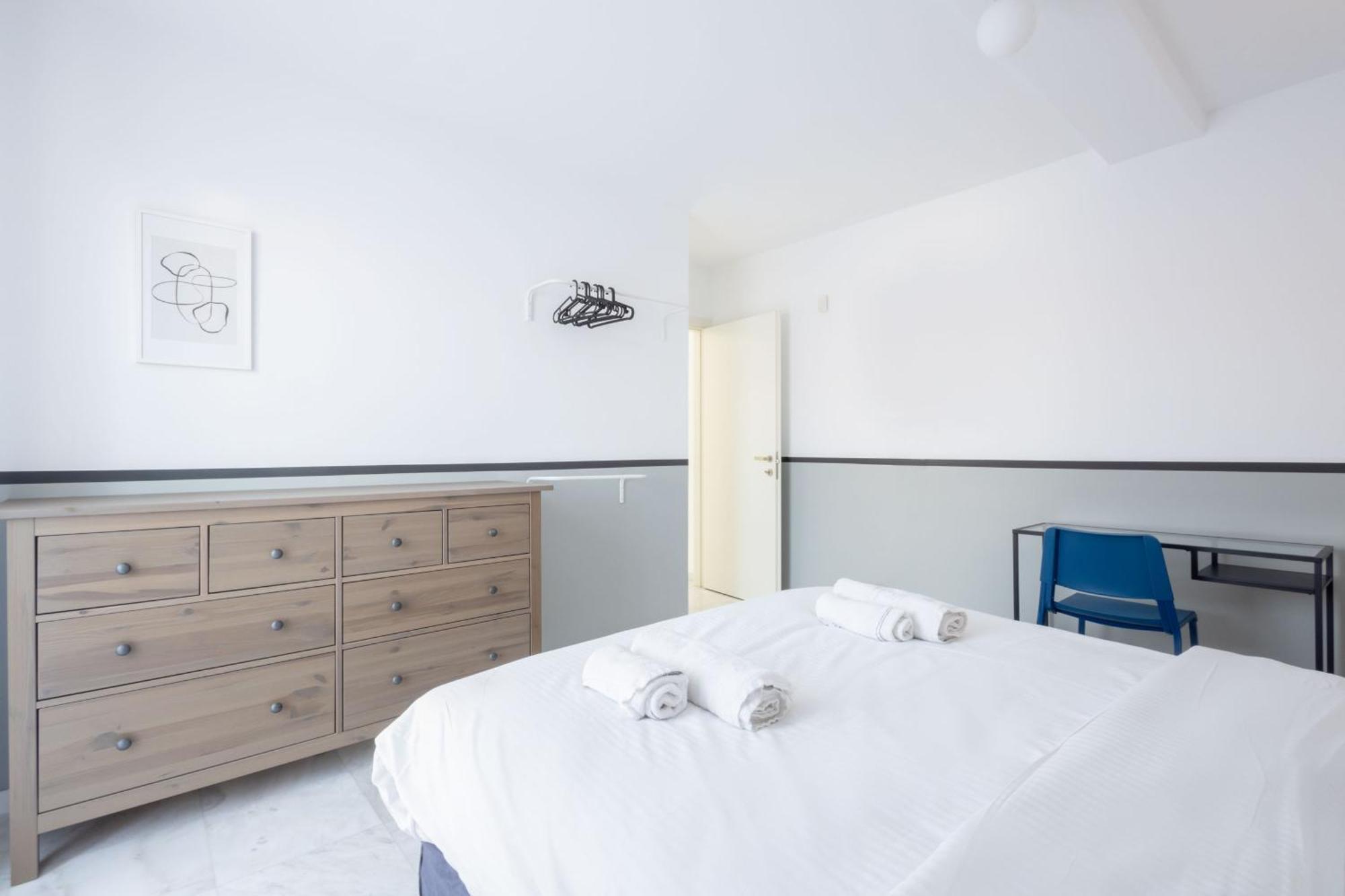 Elegant Coastal Haven Fully Renovated 3-bedroom * Athens