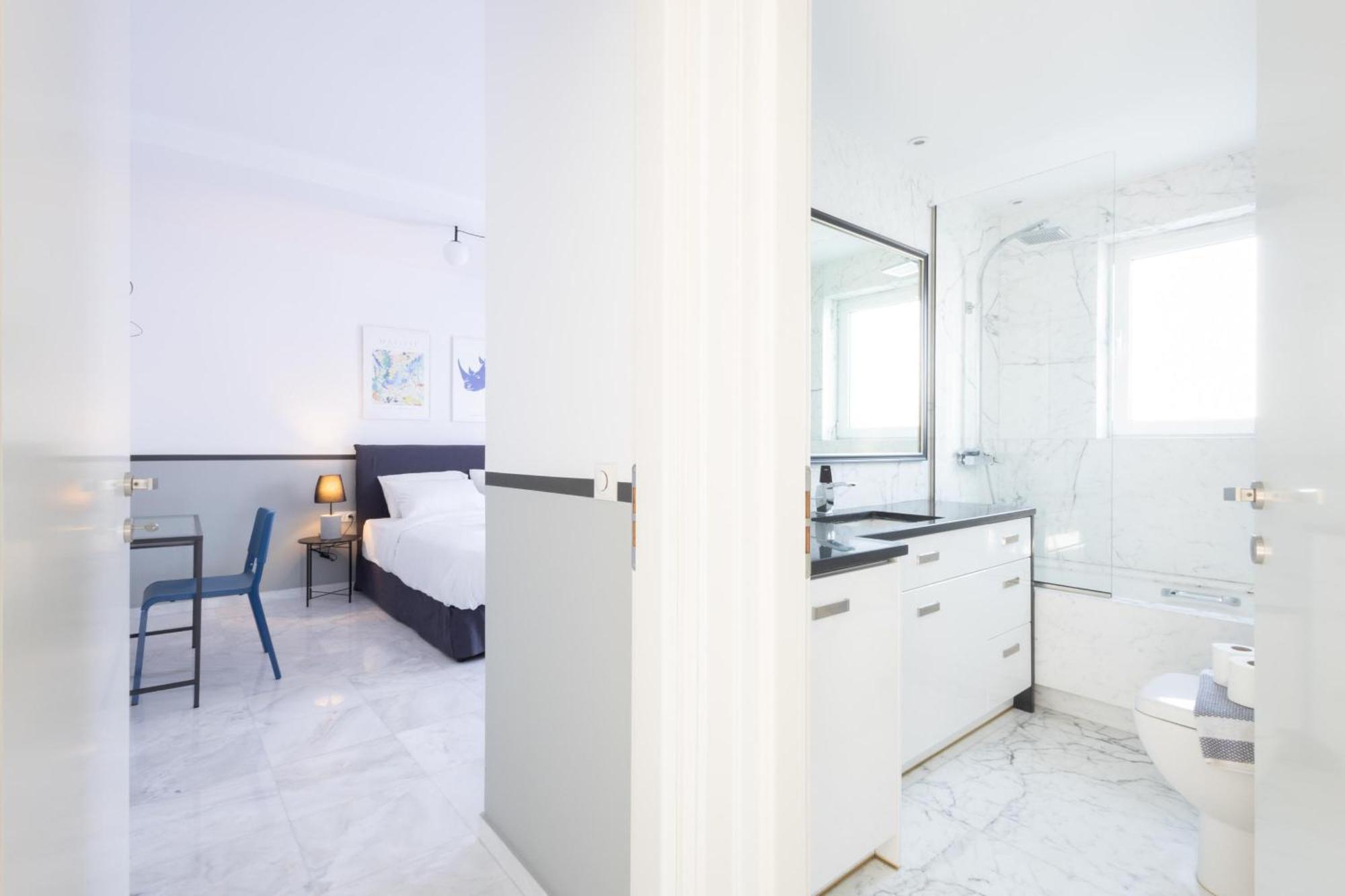 Elegant Coastal Haven Fully Renovated 3-bedroom * Athens
