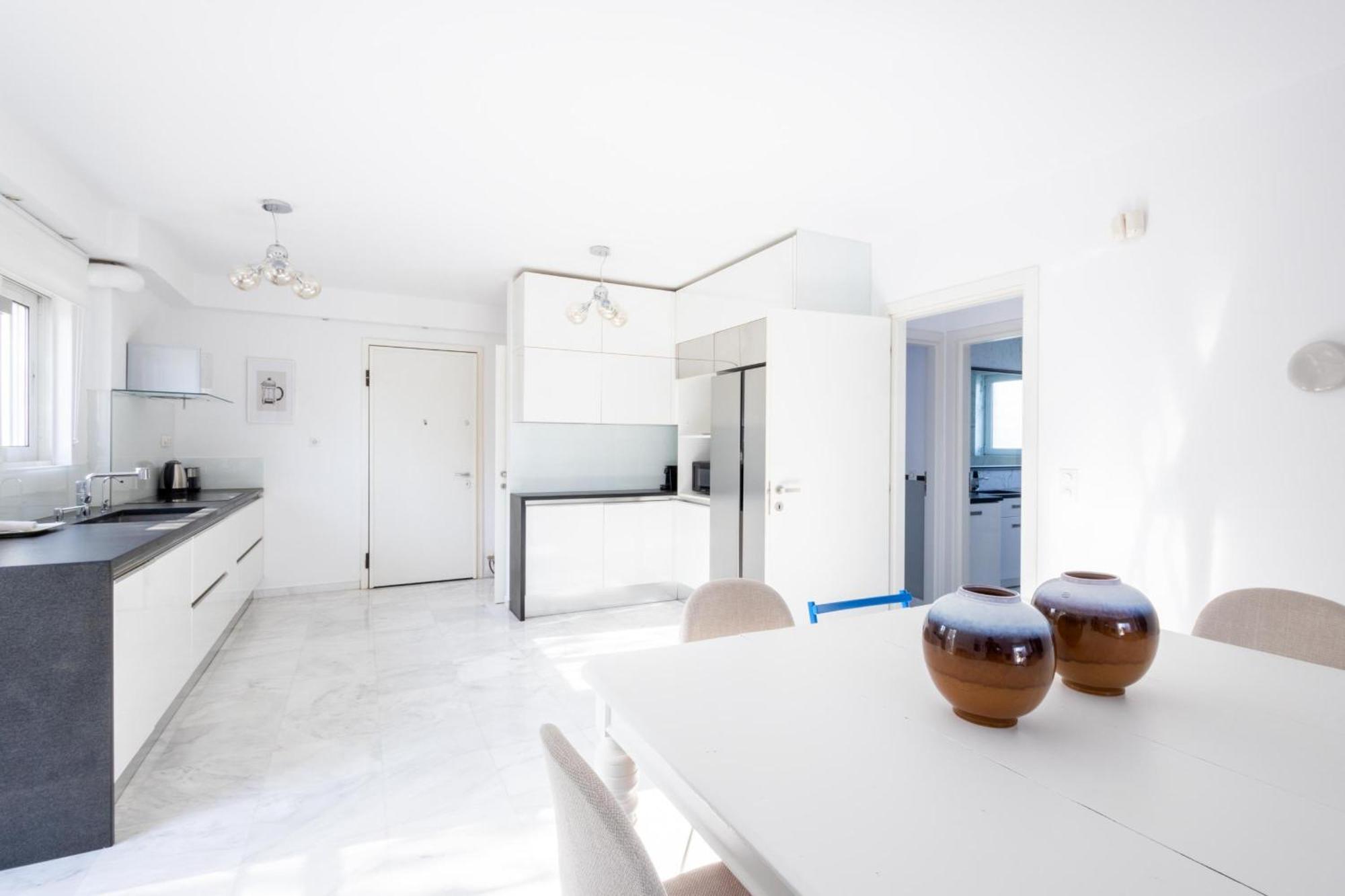 Elegant Coastal Haven Fully Renovated 3-bedroom