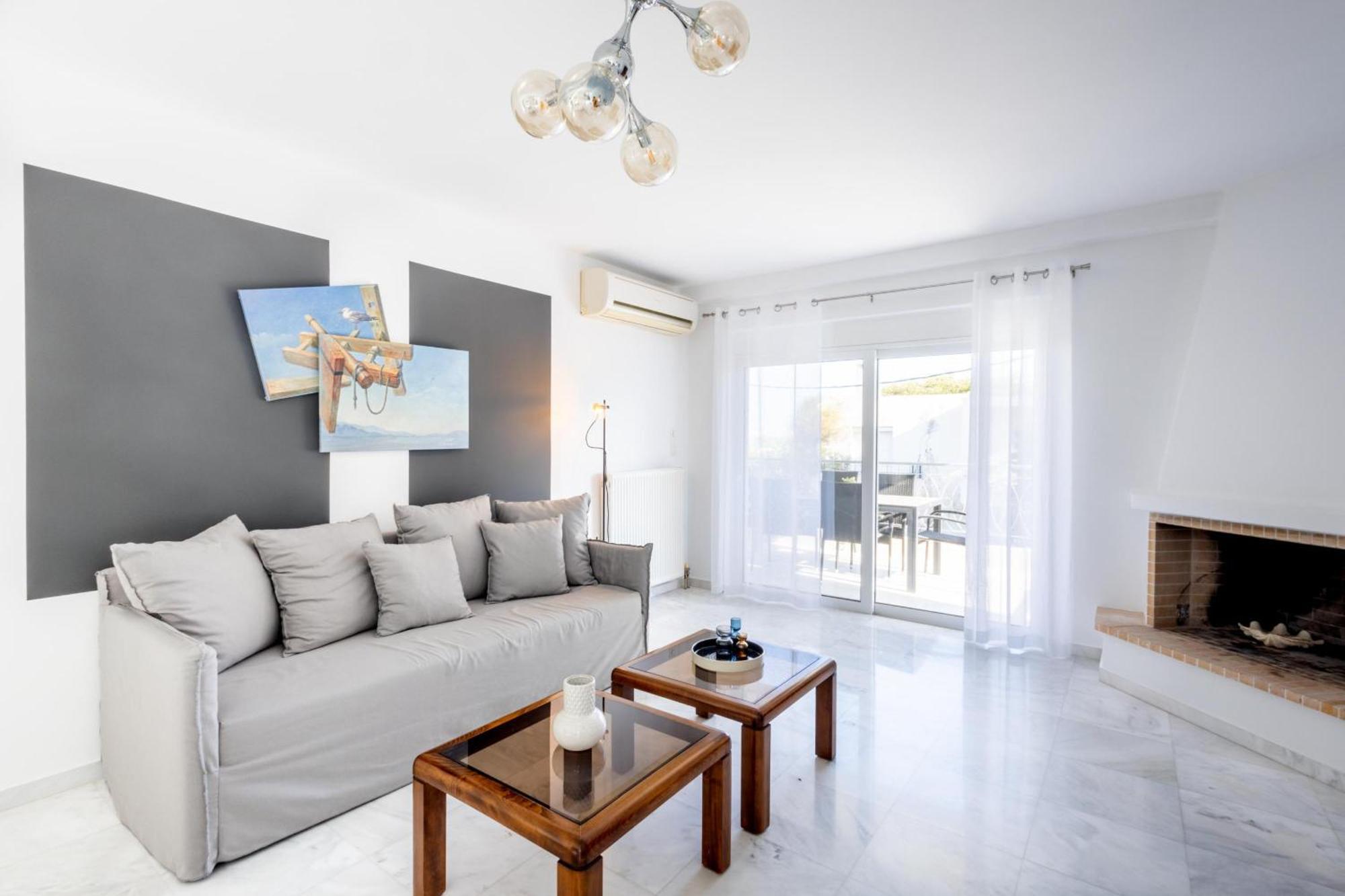 Apartment Elegant Coastal Haven Fully Renovated 3-bedroom Athens